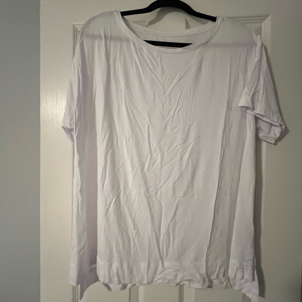 White shirt size XL